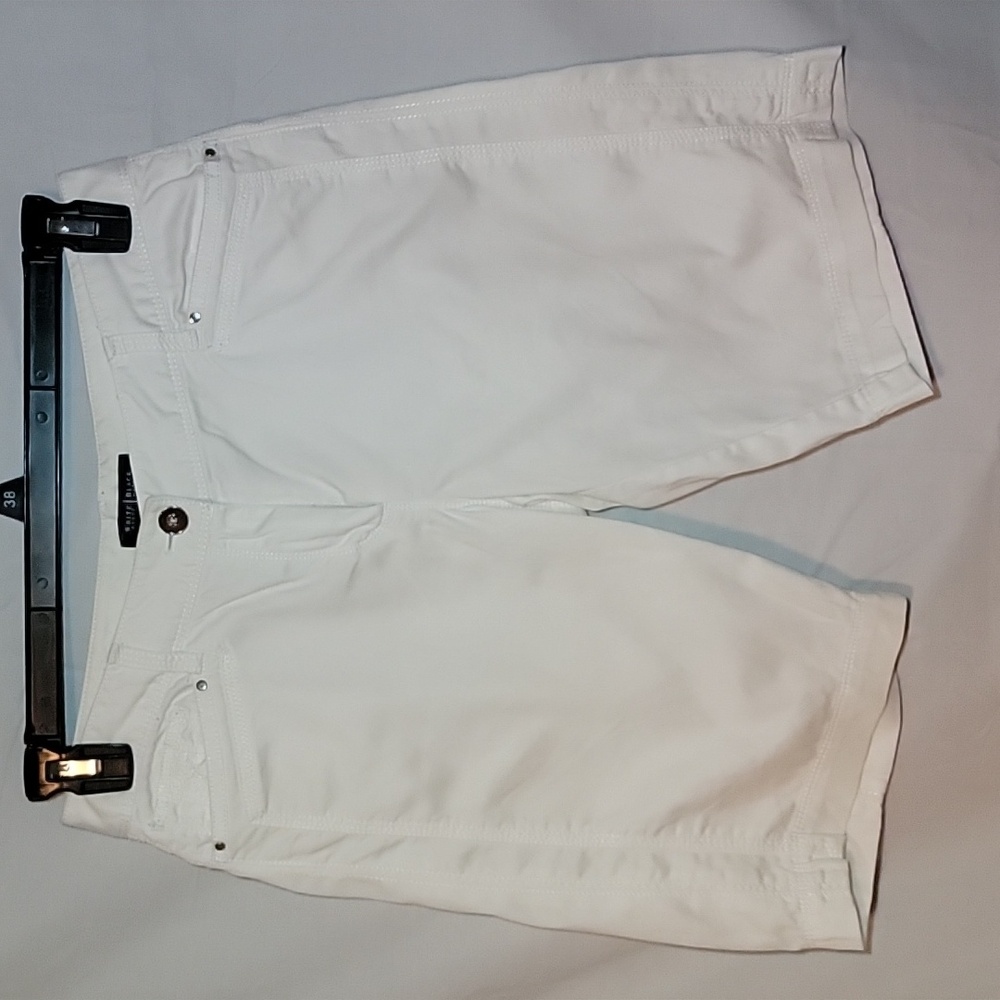 WHBM mid rise Bermuda short